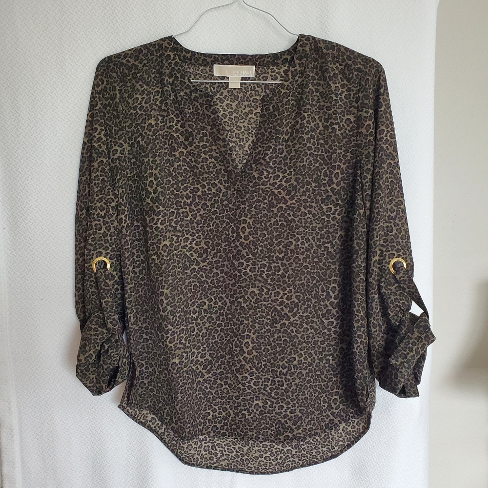 Michael Kors Women’s leopard print top roll up sleeves Size S